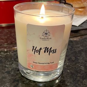 Meet your Posher, Holly